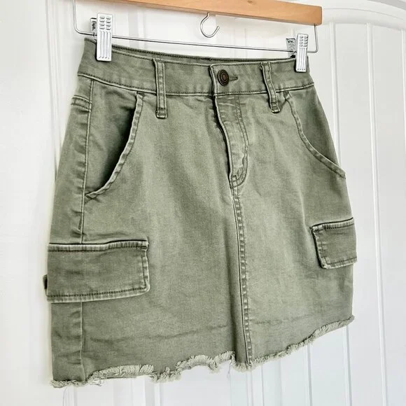 SO Juniors Olive Army Green High-Waist Cargo Pocket Frayed Hem Mini Skirt - Sz 1 - Picture 2 of 6